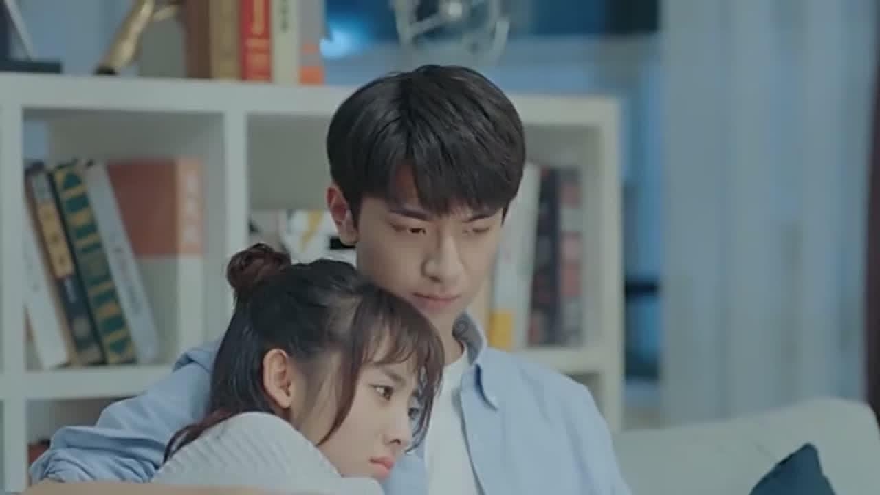 《一个女人一生中的24小时》《恋爱的犀牛》《两只狗的生活意见》《无政府》；电影提名、电影节开幕；艺术展